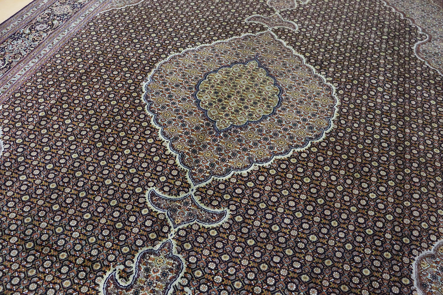 タブリーズ産 ペルシャ絨毯 295×199㎝ - 手織りじゅうたん「ギャッベ